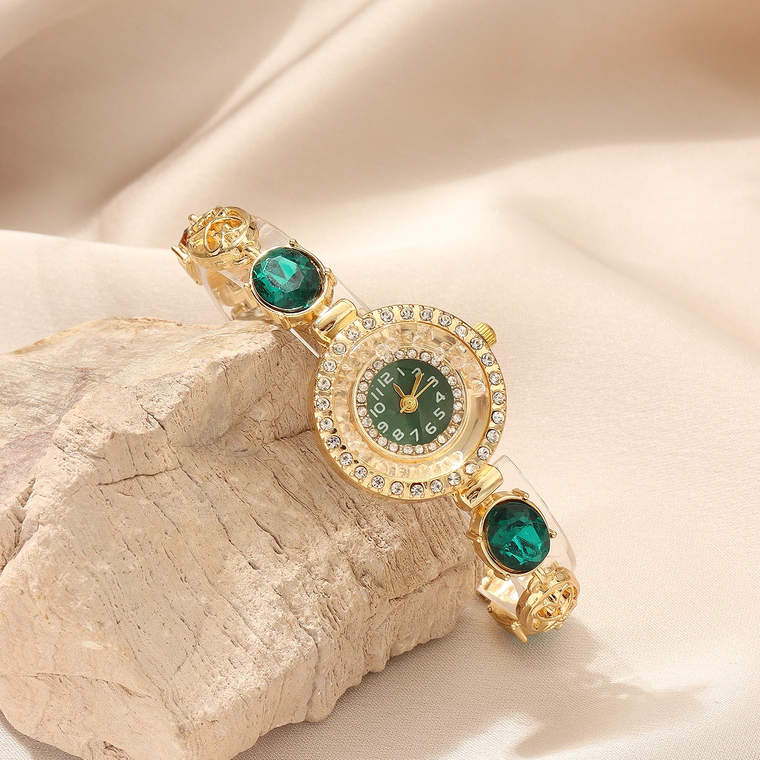 ساعات نسائية فاخرة كلاسيكية قرص صغير أرقام عربية ملونة كريستال لهجات سوار موضة السيدات ساعة كوارتز هدايا