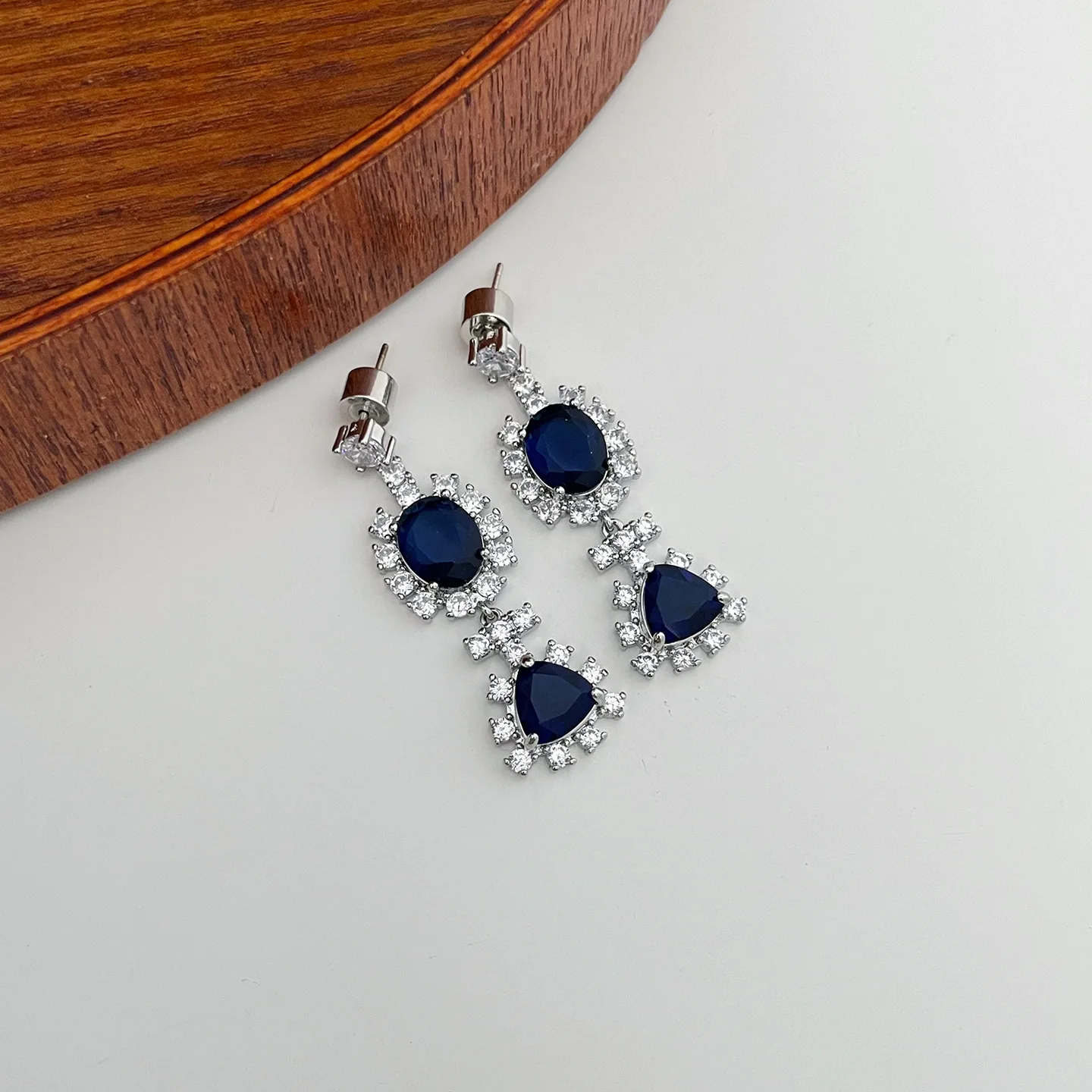 

French vintage long teardrop earrings elegant women party banquet holiday ear accessory