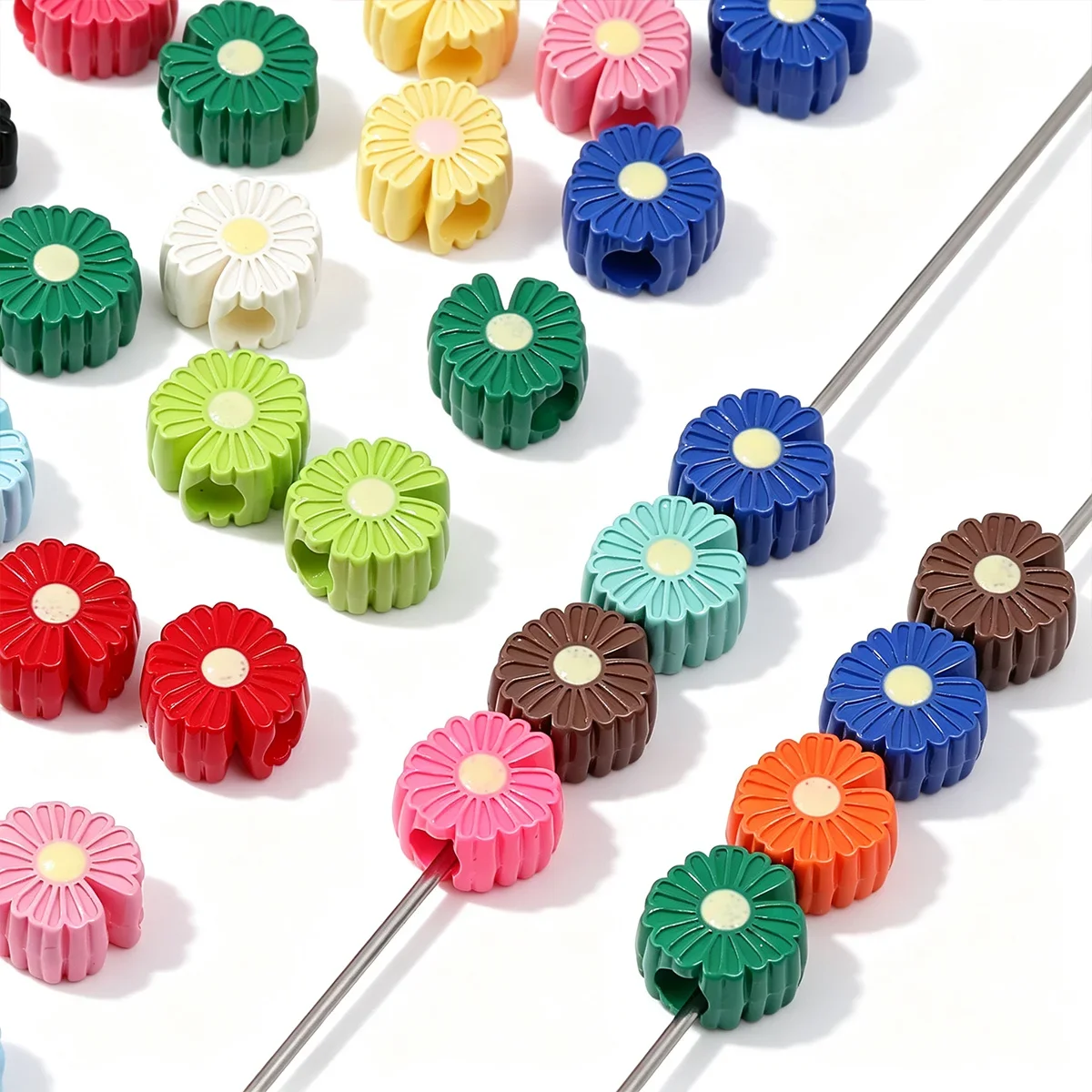 8pcs/16pcs Random Color Acrylic Beads,14mm Daisy Flower Large Hole Loose Beads for DIY Handmade Jewelry Making Supplies