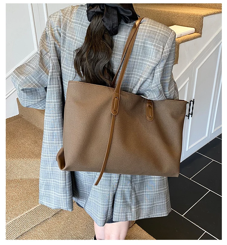 

Elegant Women Leather Luxury Classic Designer Fashion Shoulder Tote Bag Crossbody Handbag For Everyday Beautiful Wear