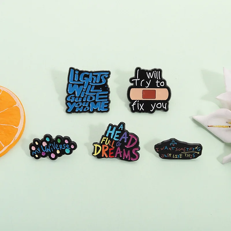 Broche de la serie de música creativa, banda Coldplay, recuerdo, accesorios de metal, insignia, venta al por mayor