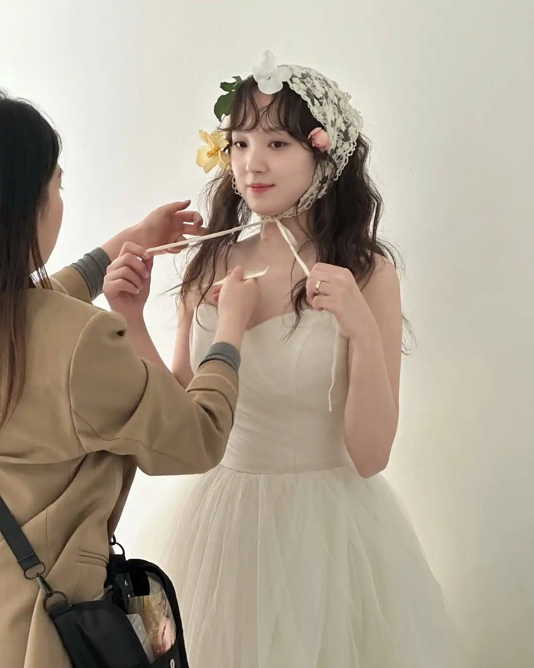 Sondr Luxuriöse koreanische Brautkleider, maßgeschneidert, A-Linie, trägerlos, Tüll, Hochzeit, Druckknöpfe, wunderschönes Abschlussball-Partykleid