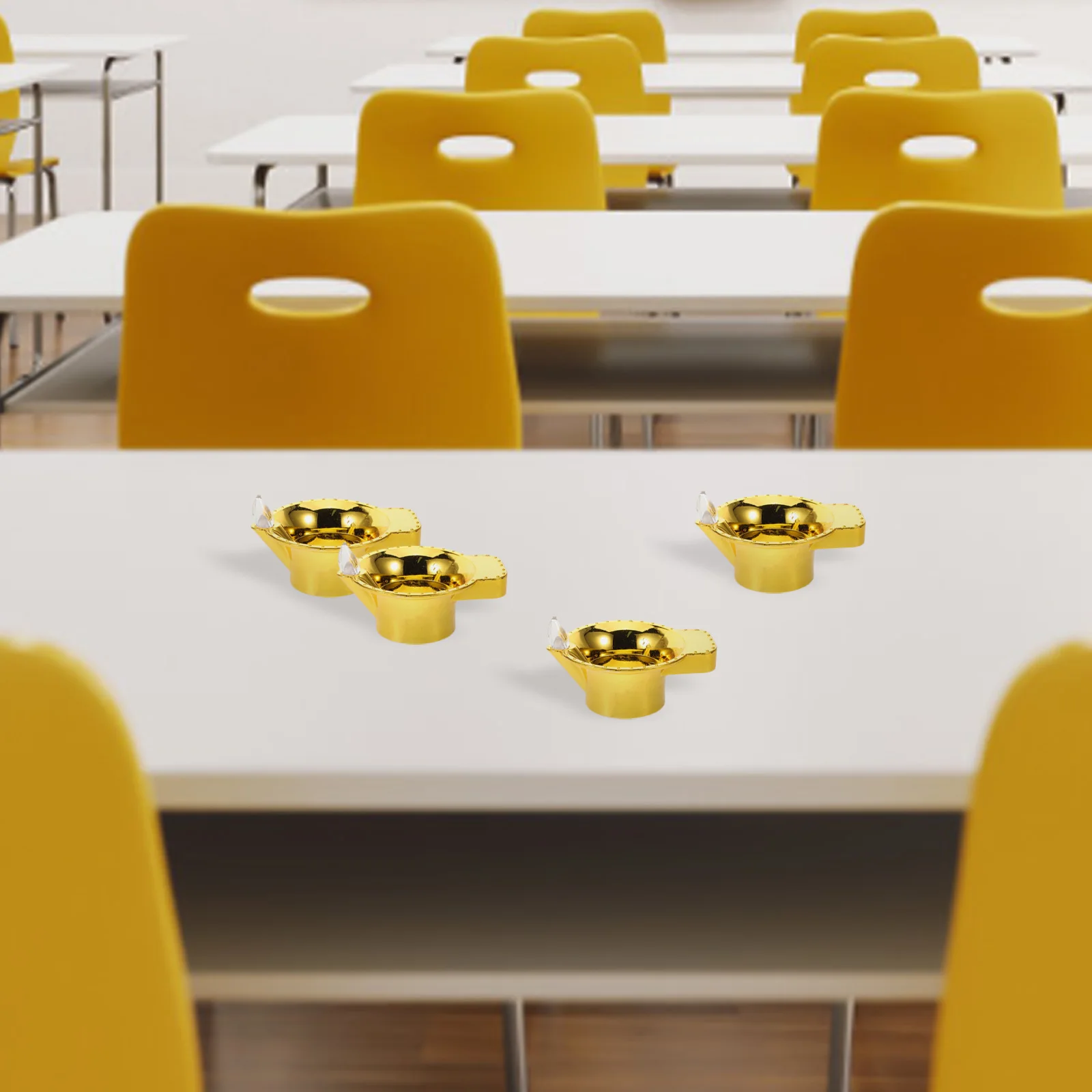 4 قطع من شموع LED الإبداعية عديمة اللهب خفيفة الوزن ومدمجة تعمل مصابيح زخرفية لحفلات الزفاف ذات الجو الرومانسي