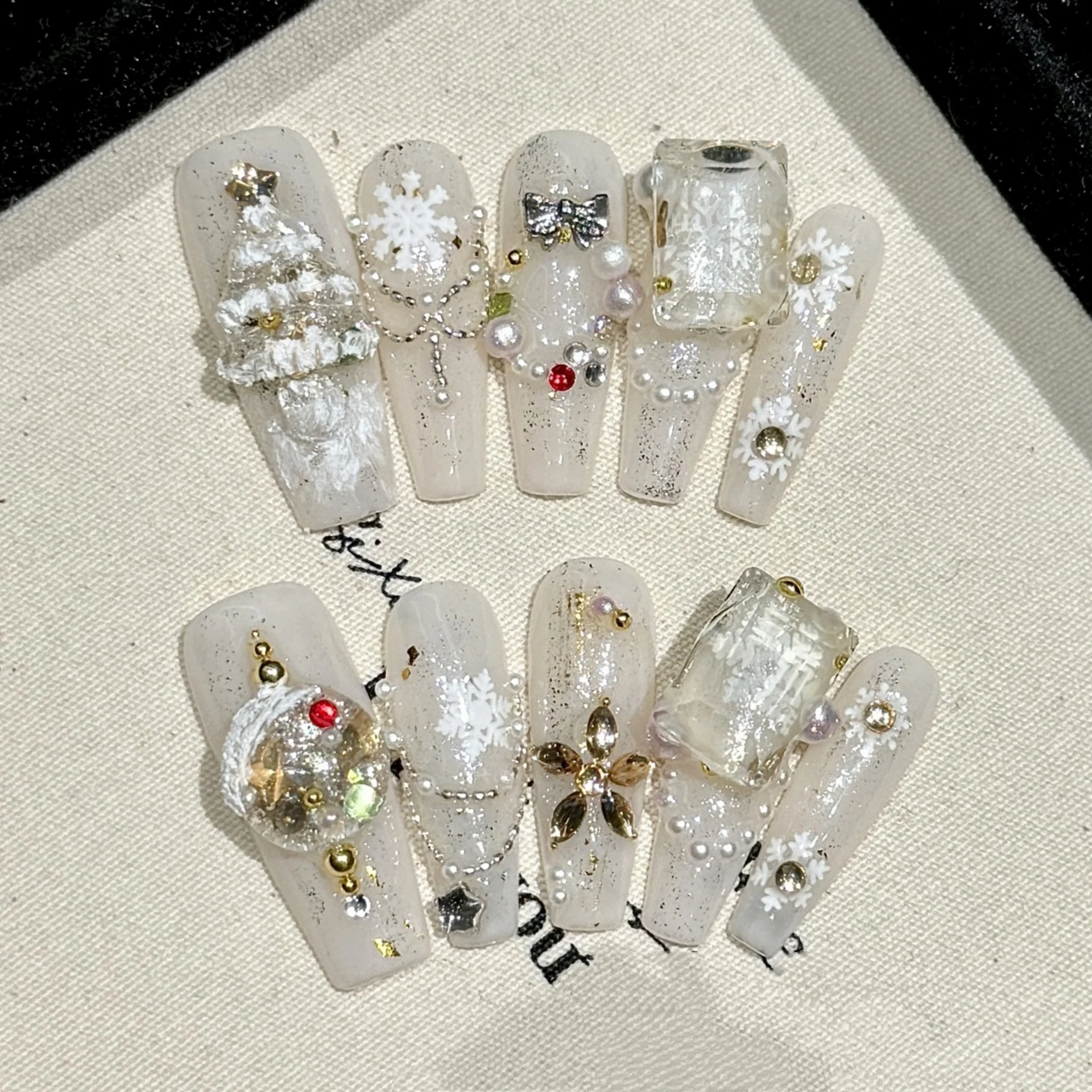 

10pcs White Handmade Nails Tips Autumn Winter Aurora Snowflake Design Long Ballet Fake Nail Diamond Coffin Press on False Nails