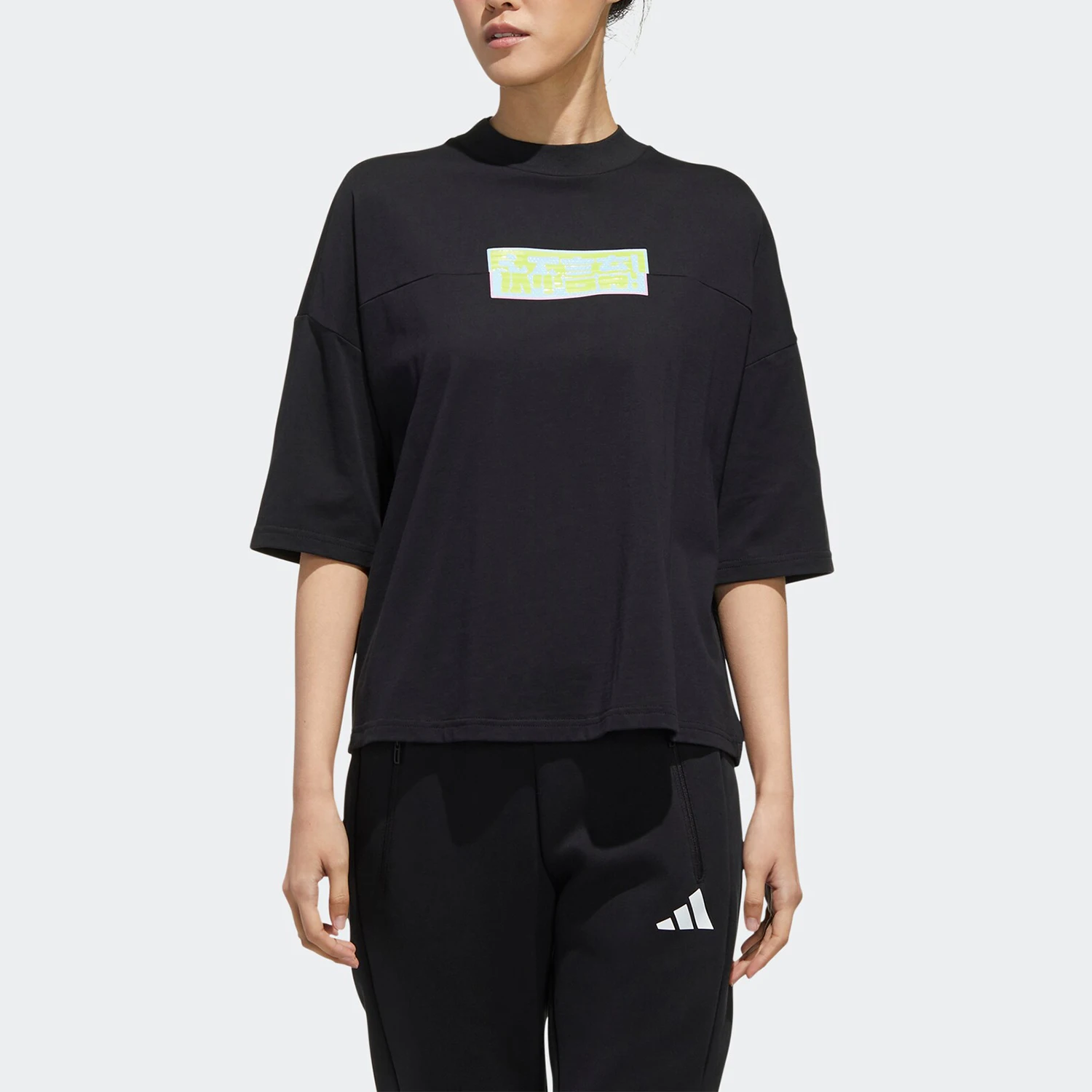 

Аутентичная женская спортивная повседневная удобная футболка Adidas нового сезона с короткими рукавами FT2861
