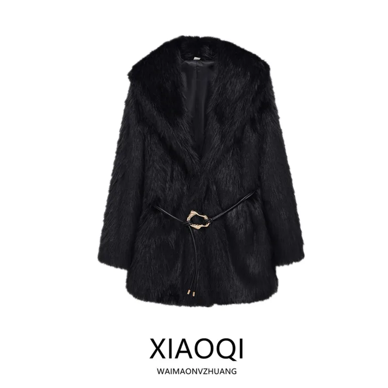 

Winter 2025 Women's Fashionable Versatile Collared Artificial Fur Coat Long Sleeve Elegant Design Ladies' Short Outerwear