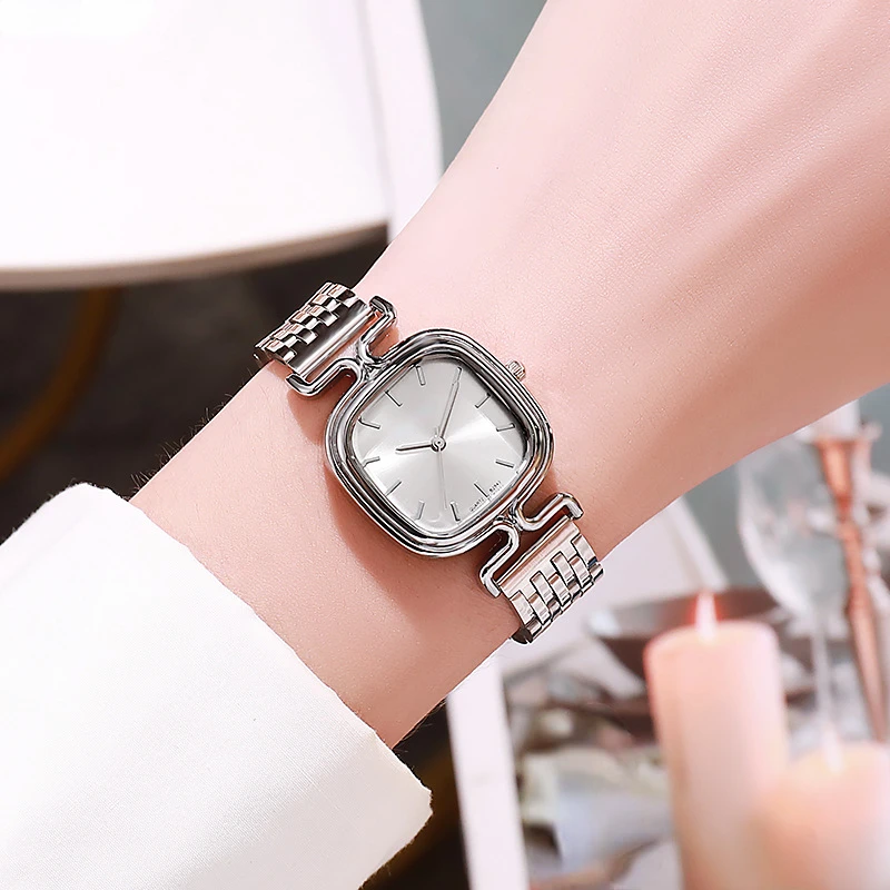 Square Leisure Watch Women\'s Alloy Steel Band Quartz Watch for Women Versatile Small Wristwatch Fashion Jewelry Accessories Gift