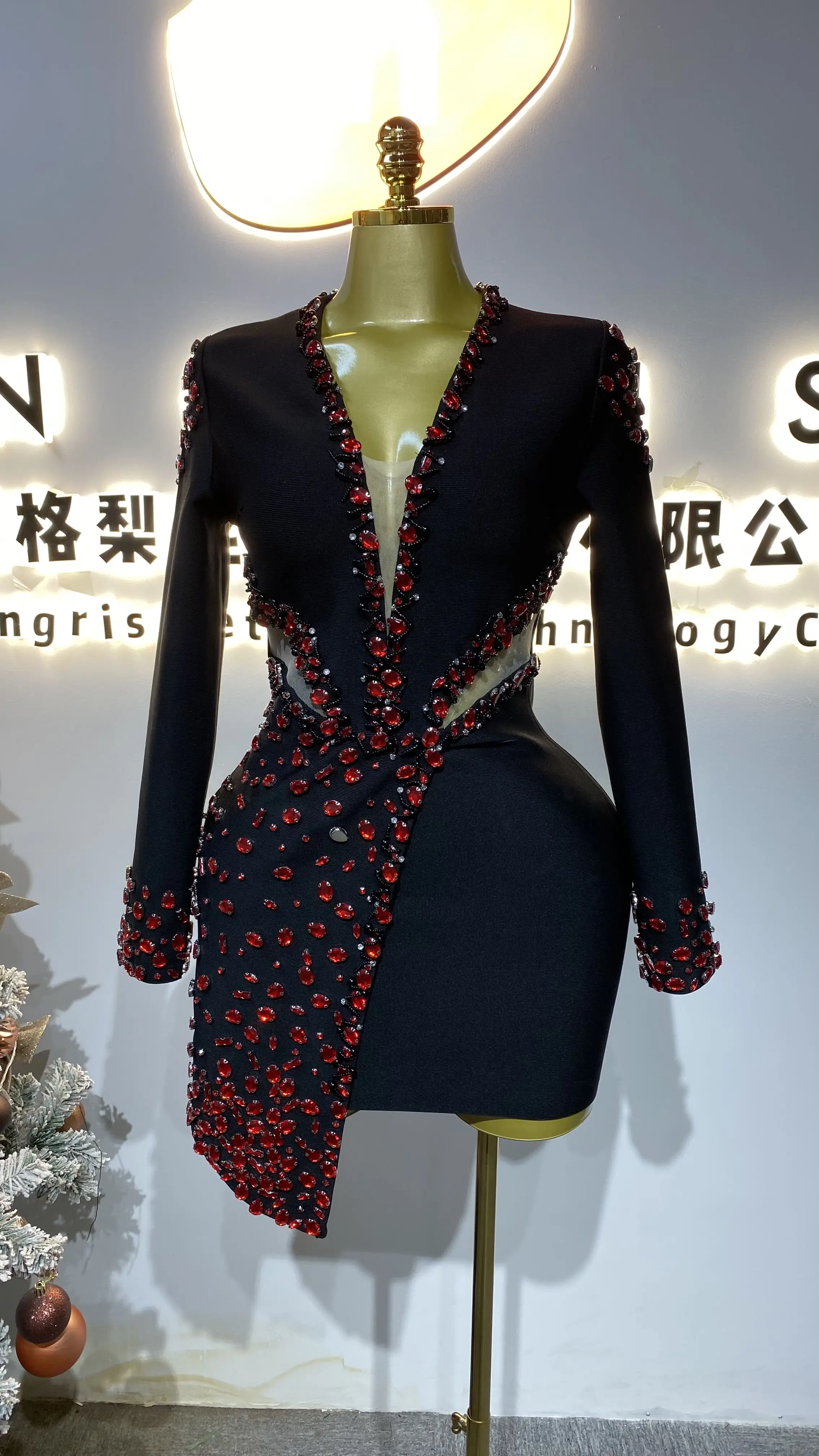 

Женское черное бандажное платье с длинным рукавом, V-образным вырезом, со стразами, элегантное для вечерних мероприятий, клубных вечеринок, дня рождения - GZXX532