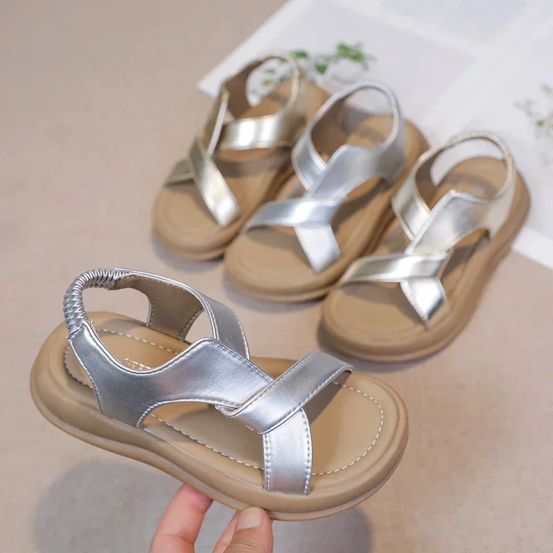 

Новые детские сандалии-гладиаторы, летние простые полые школьные сандалии для девочек, модные детские повседневные сандалии с открытым носком на толстой подошве