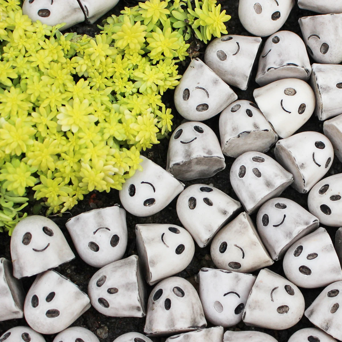 20PCS resin ghost paving stones, Halloween mini party decoration, courtyard flowerpot paving stones, party bar vase filling