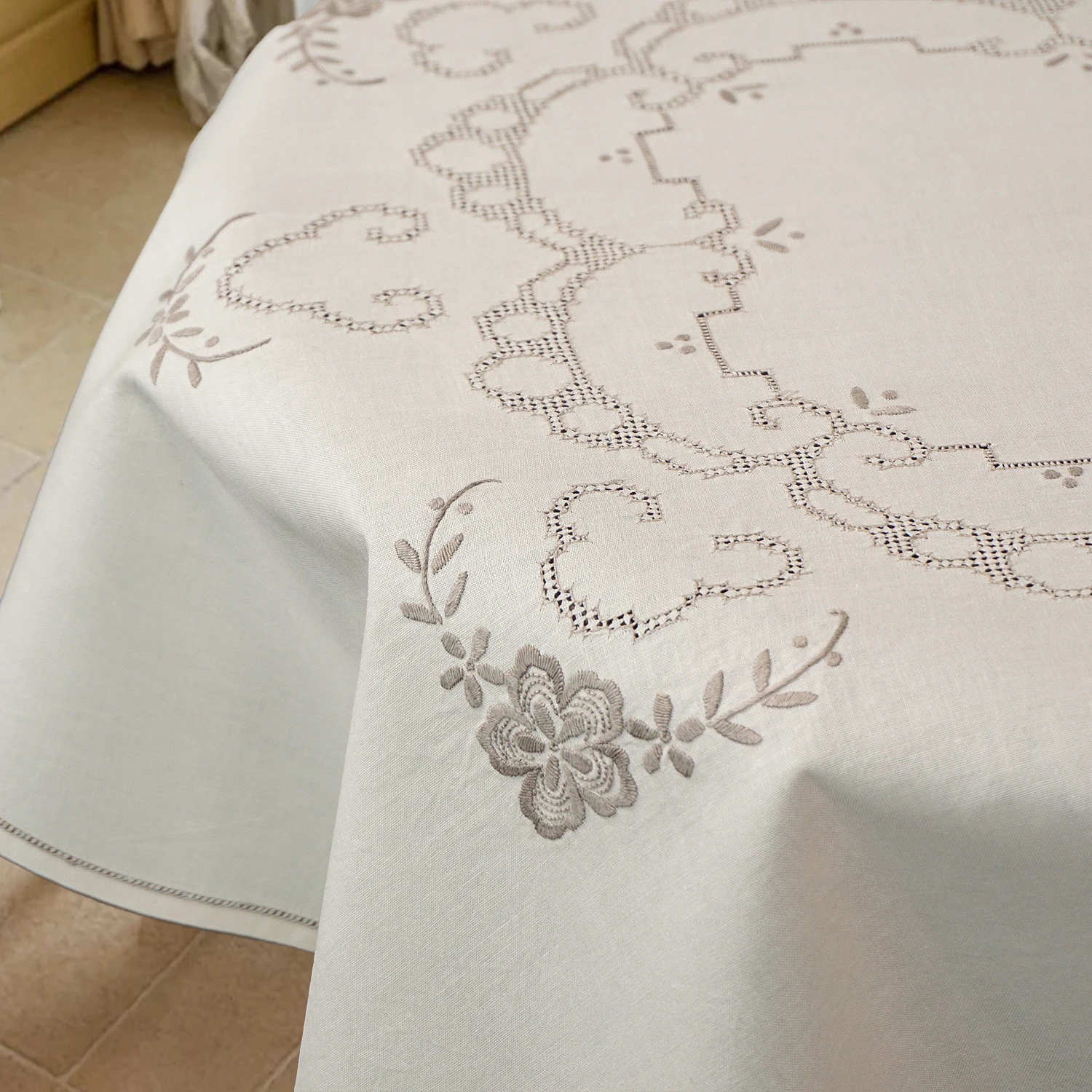 Luxury 100% PureLinen Hand-Embroidered Tablecloth, 33.5