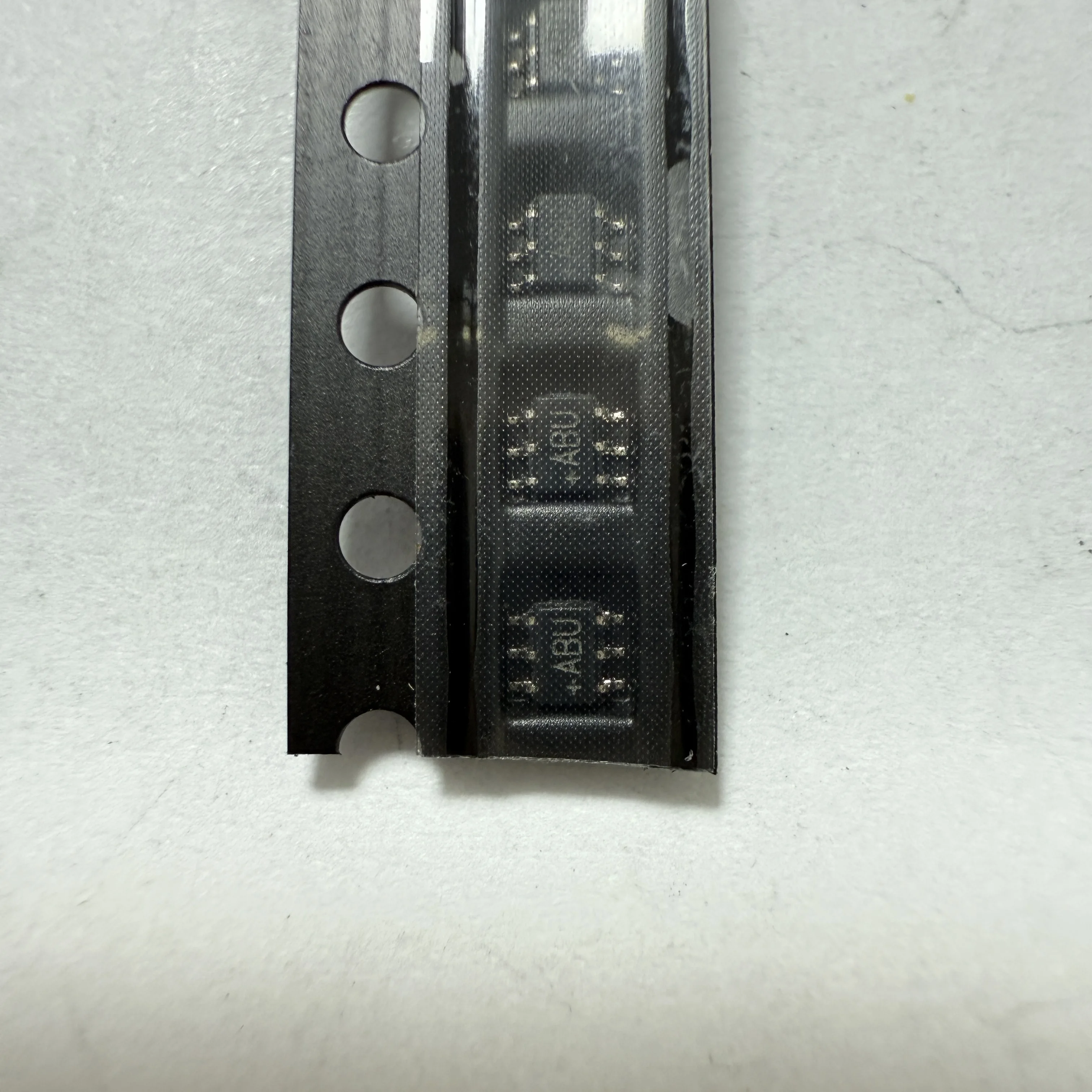 

5PCS/LOT MAX4729EXT+T (Interface ICs)