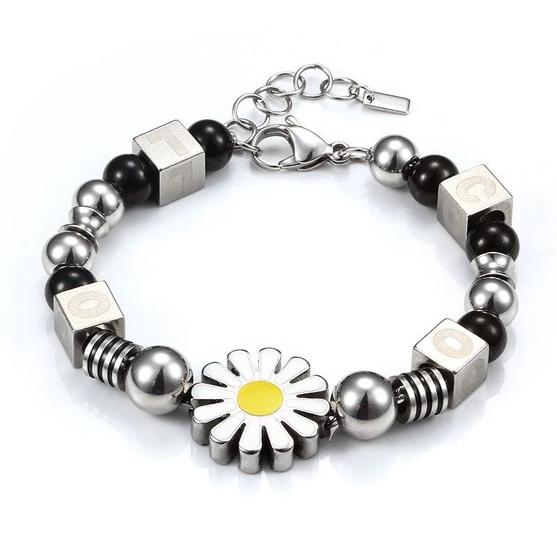 

2024 New Small Daisy LOVE Bracelets For Women Men Stainless Steel Hip Hop Handmade Pearls Bracelet Jewelry Gifts