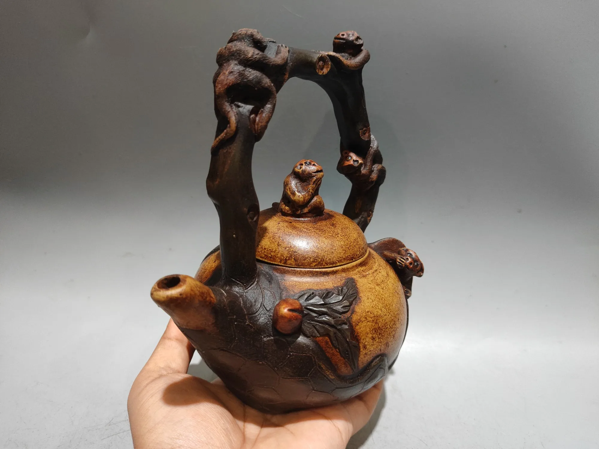 Yixing Purple Clay Pot Monkey statue cover Stump shaped beam lifting pot Five generations of feudal lords Kettle Teapot Flagon