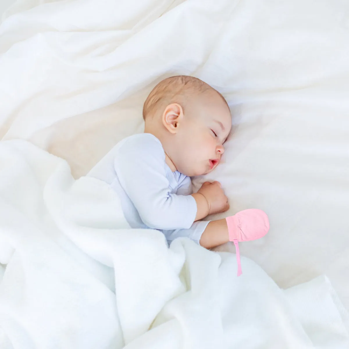 

4 Pairs Scratch Gloves Protective Mittens for Newborn Cotton Large Size Random Protective Gloves For Baby Color