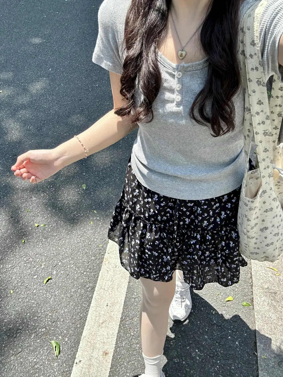 

Футболка Brandy Girl BM с пуговицами, однотонная, в рубчик, с открытыми плечами, сексуальный топ для женщин, хлопок