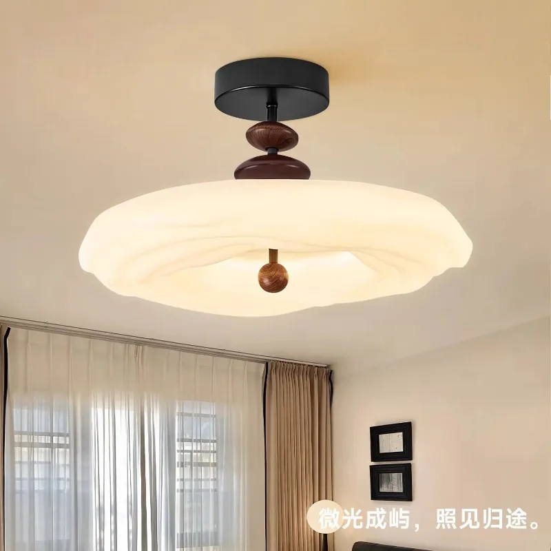 Medieval cream wind bedroom ceiling light retro cloud cookie master bedroom room light French semi-hanging lamp pendant light
