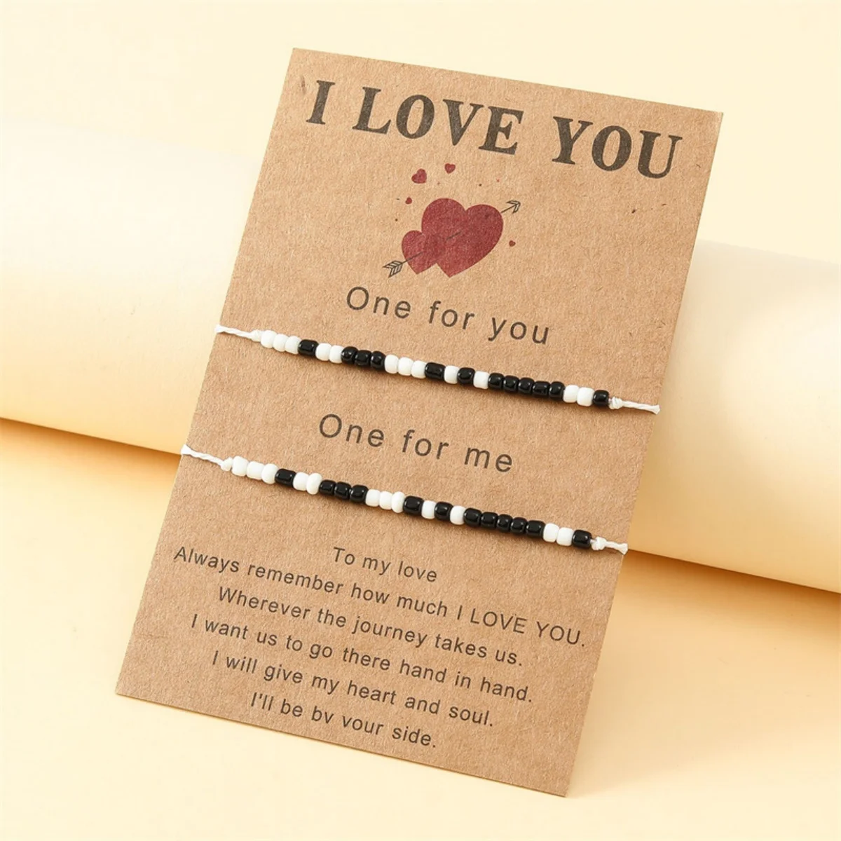 กำไลข้อมือคู่รักแบบคลาสสิก 2 ชิ้น/ชุด สัญลักษณ์ I Love You สำหรับผู้หญิงผู้ชาย ทำด้วยมือถักด้วยลูกปัดข้าวสีดำขาว กำไลข้อมือสำหรับคนรัก