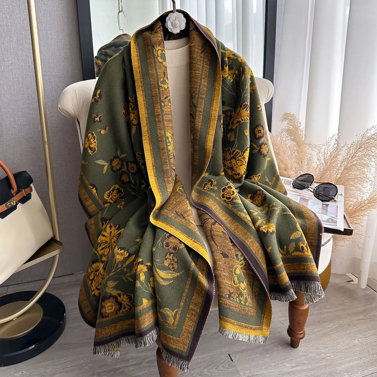 

Elegant Flowers Jacquard Pashmina Imitation Cashmere Scarf Winter Thick Warmth Two-Sided Shawl Coldproof Windproof Blanket Scarf
