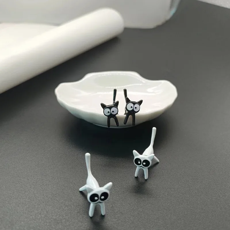 1 set di orecchini creativi del fumetto del gattino dell'elfo sveglio di vendita caldo con gli orecchini geometrici del pendolare di modo di disegno della semplicità all'ingrosso