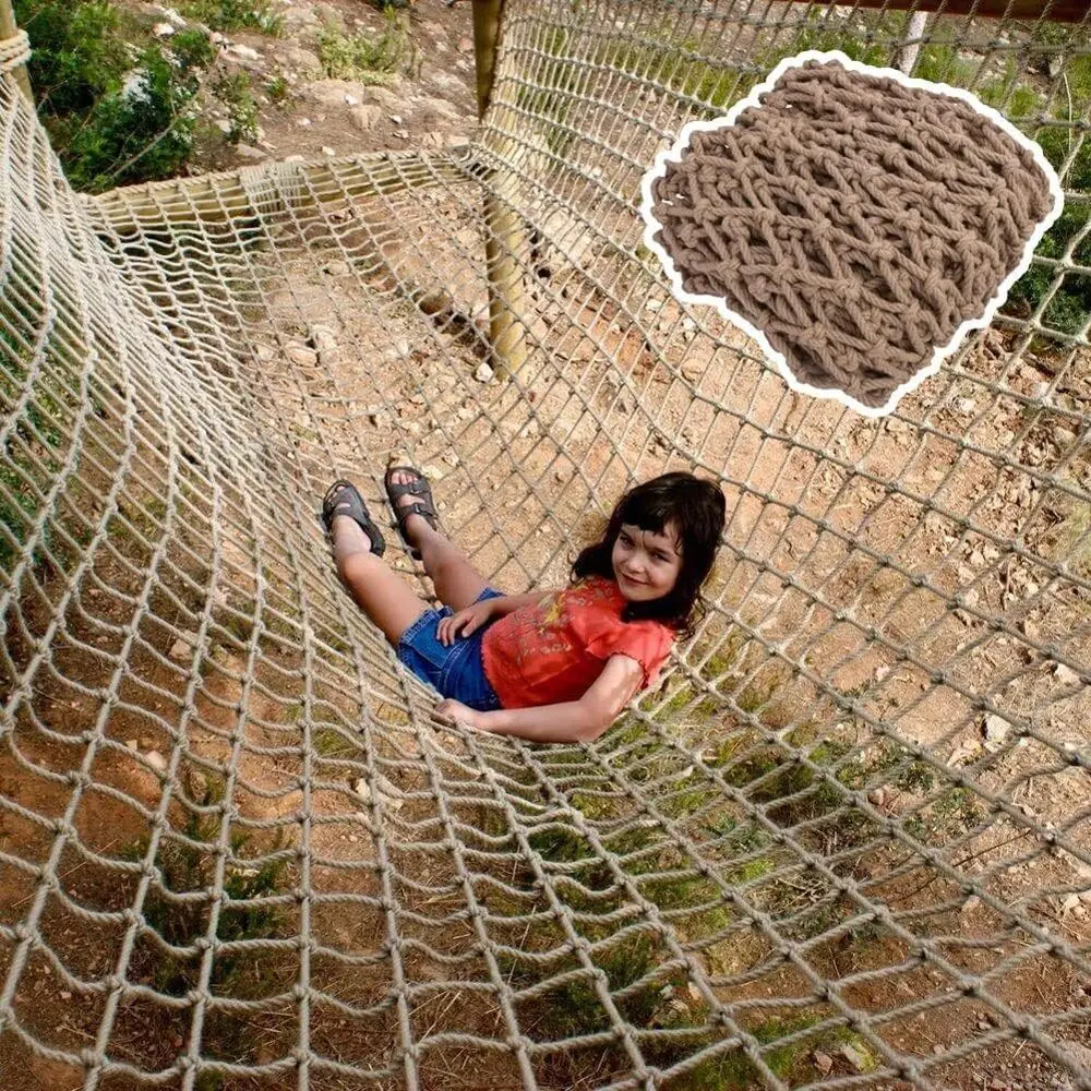 

Детский уличный игровой комплекс с домиком на дереве, веревкой для лазания и защитной сеткой