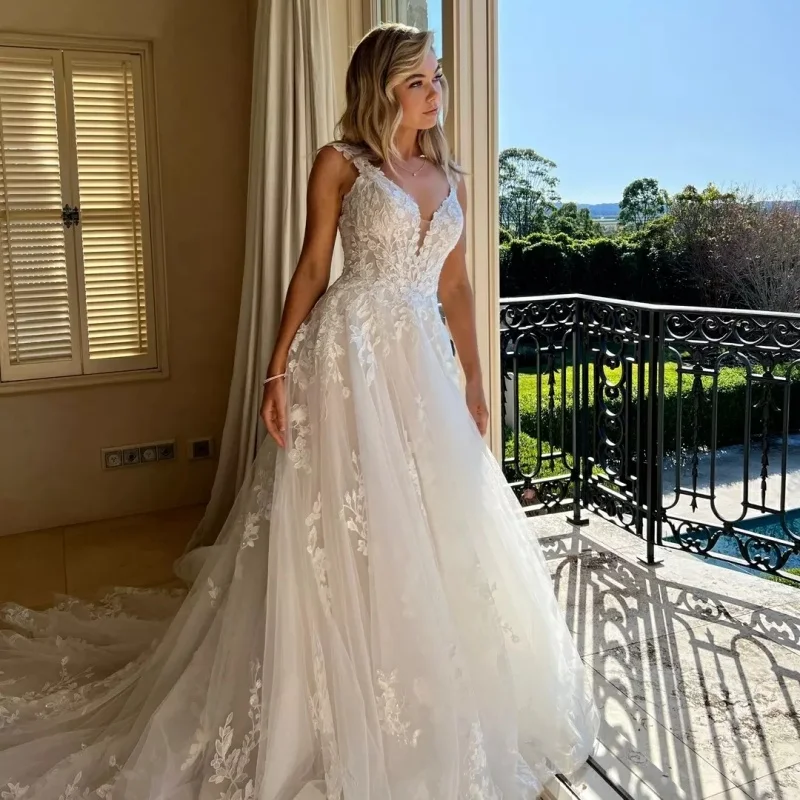 

Customized Simple style ivory white V-neck Spaghetti Appliques Wedding Dresses string of Lace A-line Bridal Gowns Made Dress