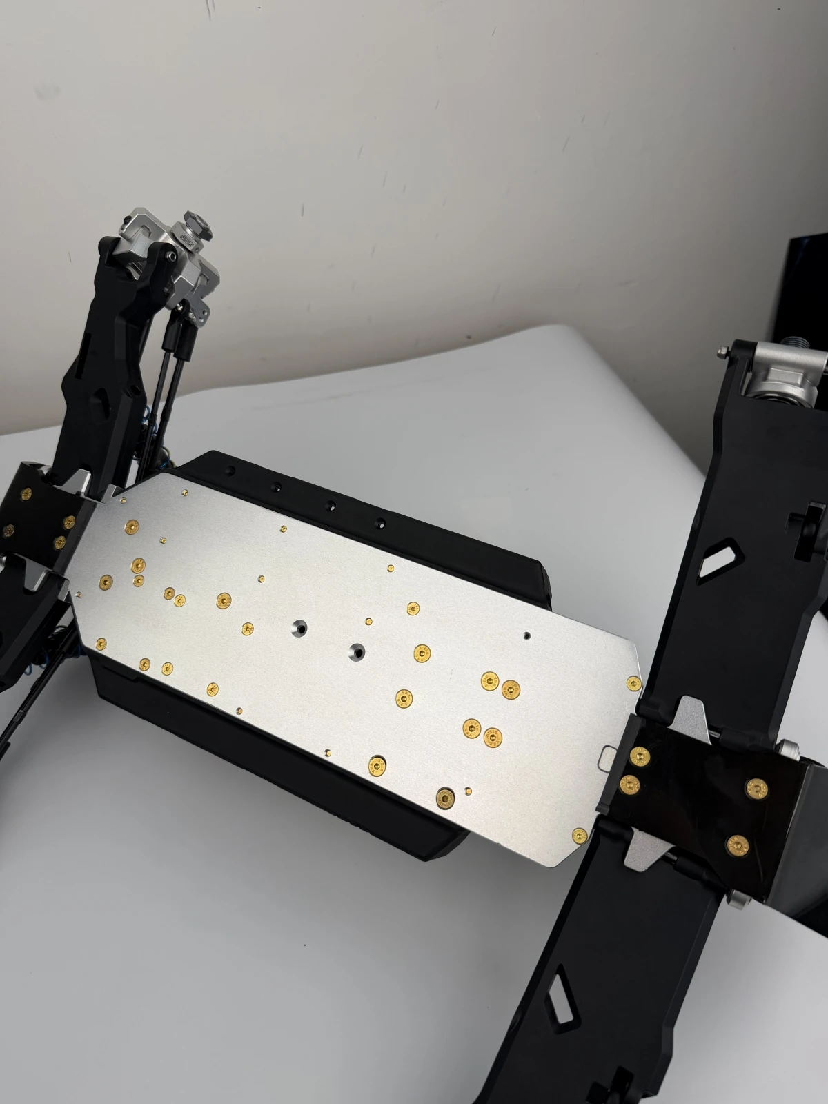 5mm Thick 7075 T6 Aluminum CNC Chassis for TEKNO MT48 2.0 1/8 RC Monster Truck, One Piece Machined Upgrade Main Chassis