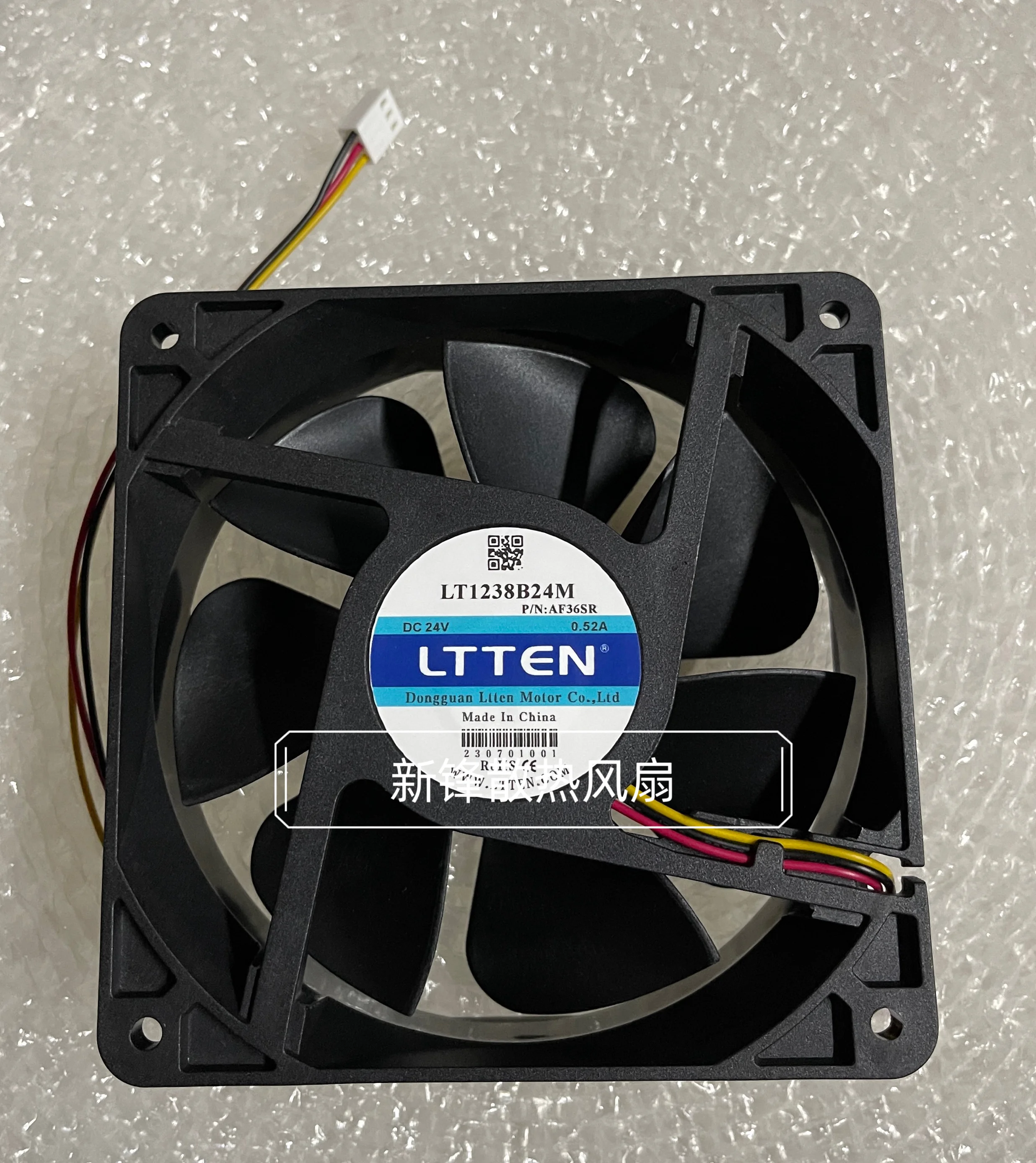 

LTTEN LT1238B24M DC 24 В 0,52 А 120x120x38 мм 3-проводной охлаждающий вентилятор для сервера