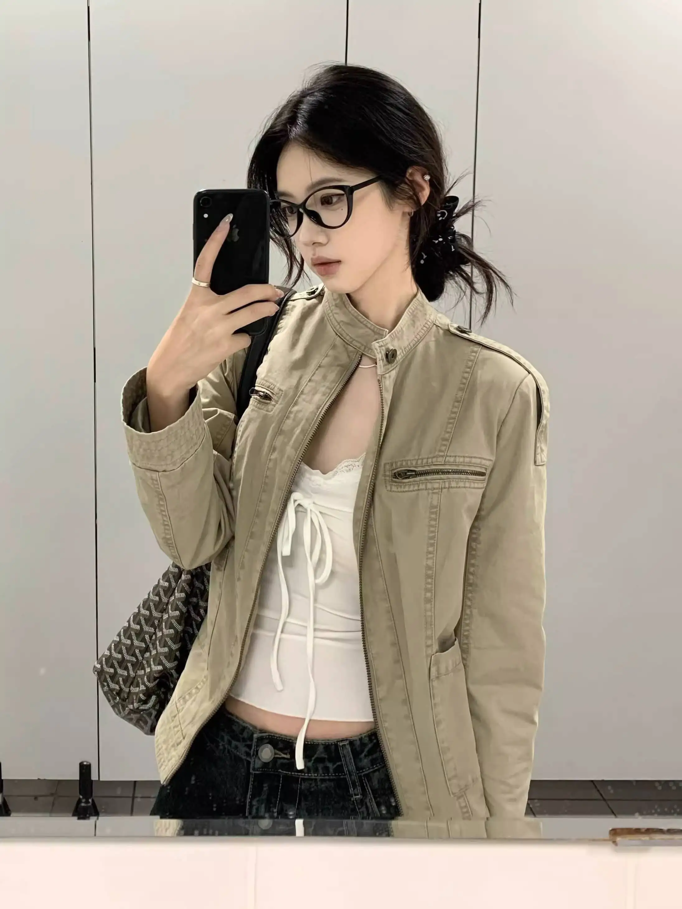 Women's Denim Jacket 2025 Autumn New Stand Collar Distressed Denim Jacket Retro Niche Design Regular Shoulder Jacket Top