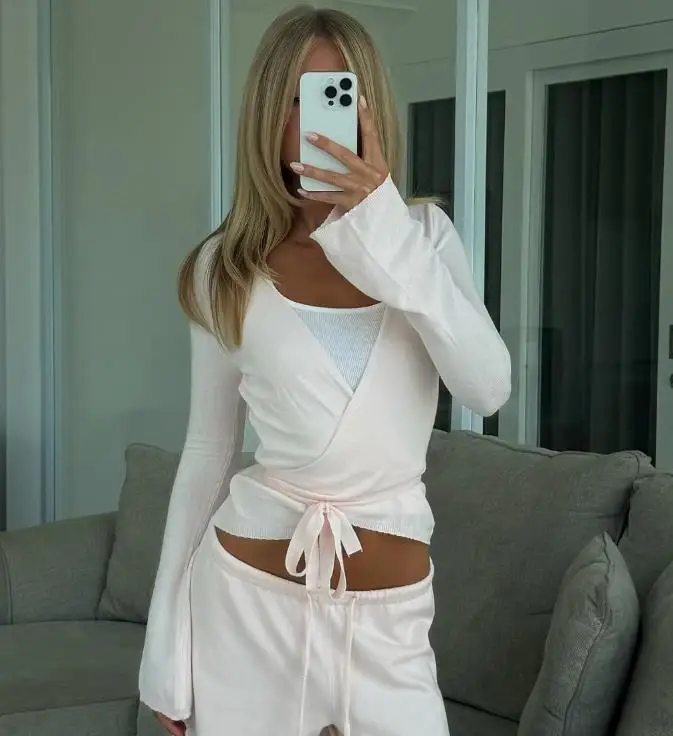 جديد أزياء المرأة طويلة الأكمام تي شيرت بلون التعادل متابعة الخامس الرقبة قمصان ربيع الخريف سليم صالح عارضة قمم S M L