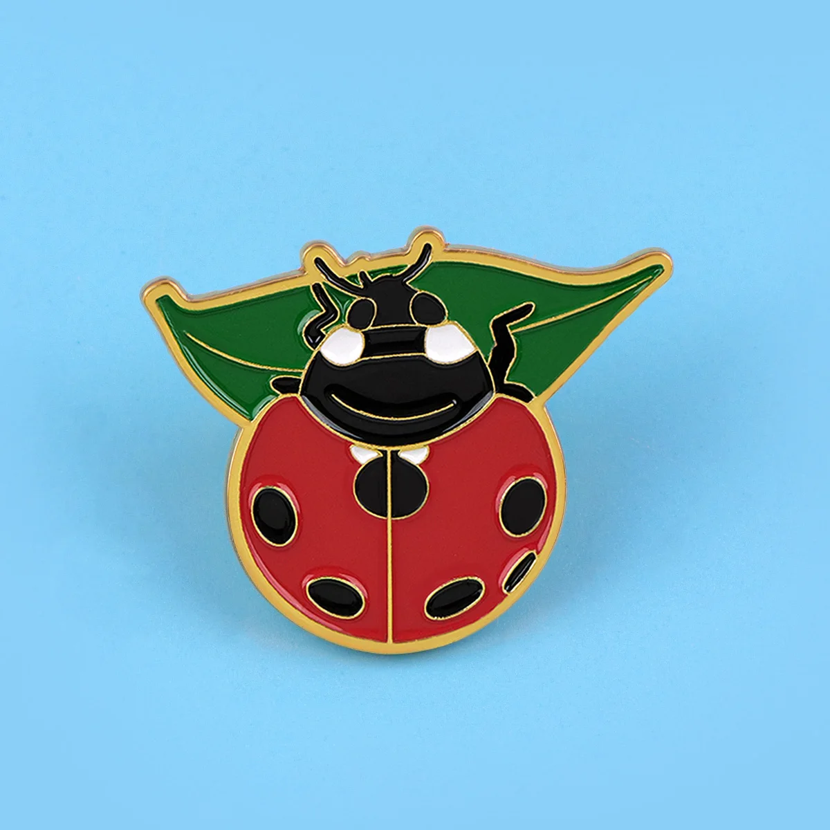 Ladybug Insect Brooch Animal Metal Enamel Pins Badge on Backpack Clothing Punk Gothic Jewelry Gift for Fans Friends Accessories