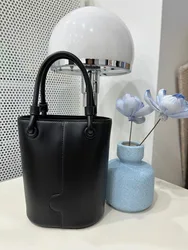 Black Texture Bucket Bag Commuter Oblique Straddle Bag New Classic Versatile Handbag Solid Color One Shoulder Bag