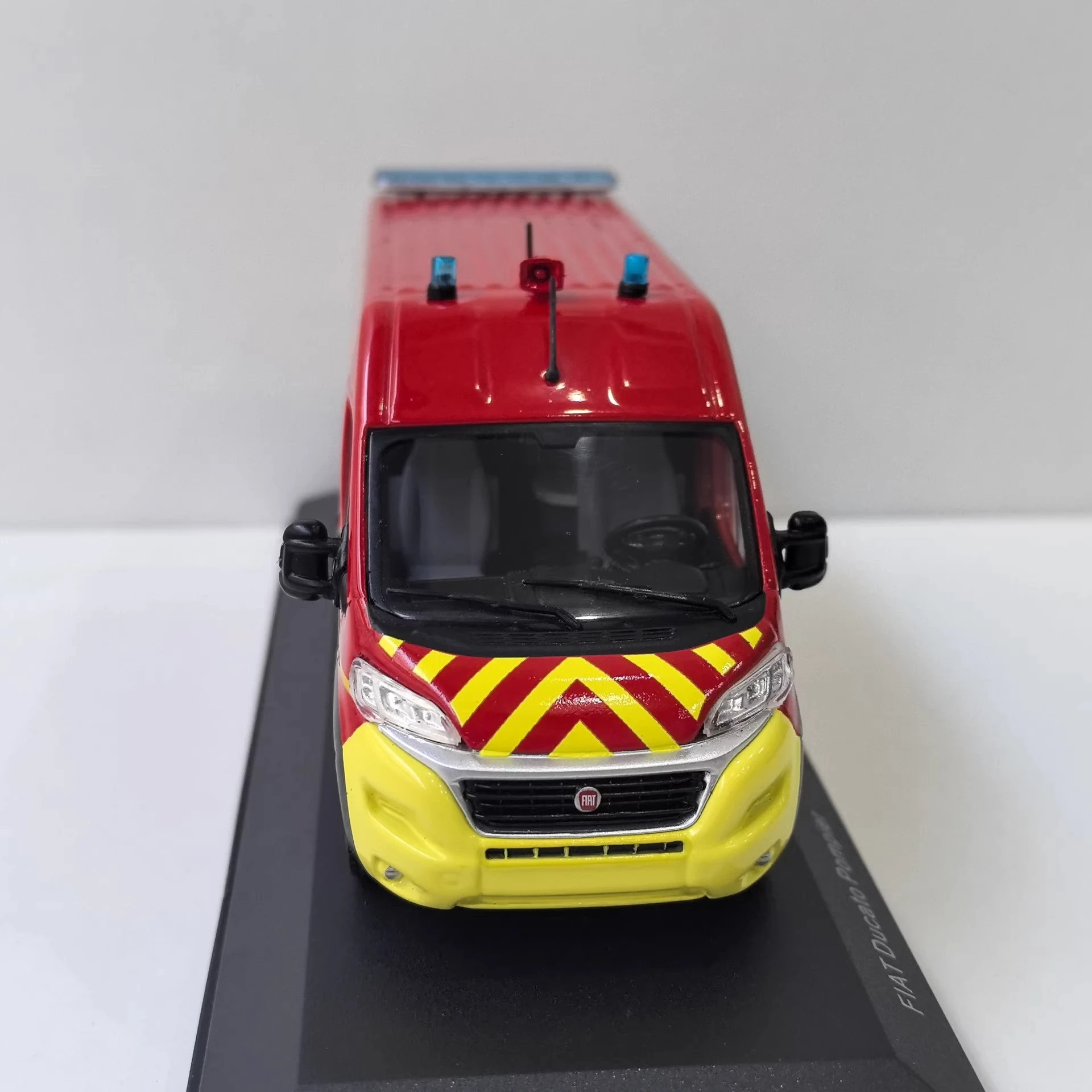 ODEON 1/43 FIAT Ducato Pompier Fiat, model ciężarówki strażackiej, stop