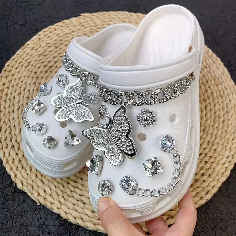 Feestelijke Zilveren Vlinder En Zonnebloem Charme Set Modieuze Adaptieve Schoenen Met Romantisch Ontwerp Perfect Voor Feesten En Gift Gi