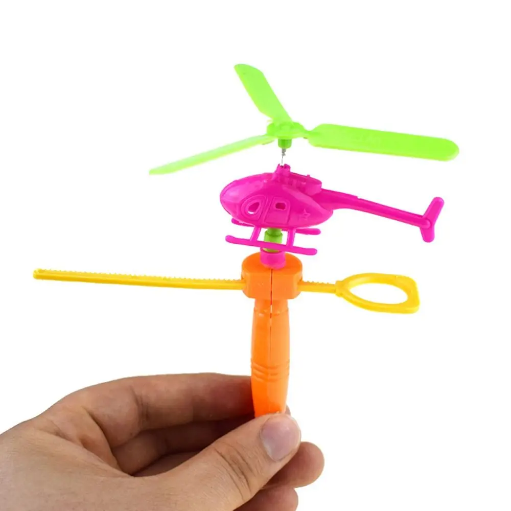 Jouets d'hélicoptère de ligne de nervure en plastique avec poignée assemblée, avion multicolore de ligne de nervure, jeu extérieur, mini jouets de décollage Piazza