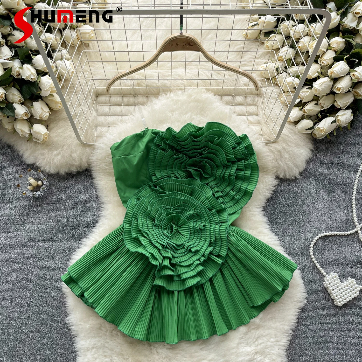 

Tube Top Design Sense Niche Women's Heavy-Duty Pleated Flower Slim Sling Irregular Lotus Leaf Swing Holiday Sleeveless Shirt