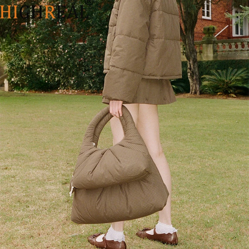 

Стеганая сумка на плечо большой вместимости, пышные плюшевые женские дизайнерские сумки, пуховые сумки в форме полумесяца с рюшами для женщин, сумка-шоппер