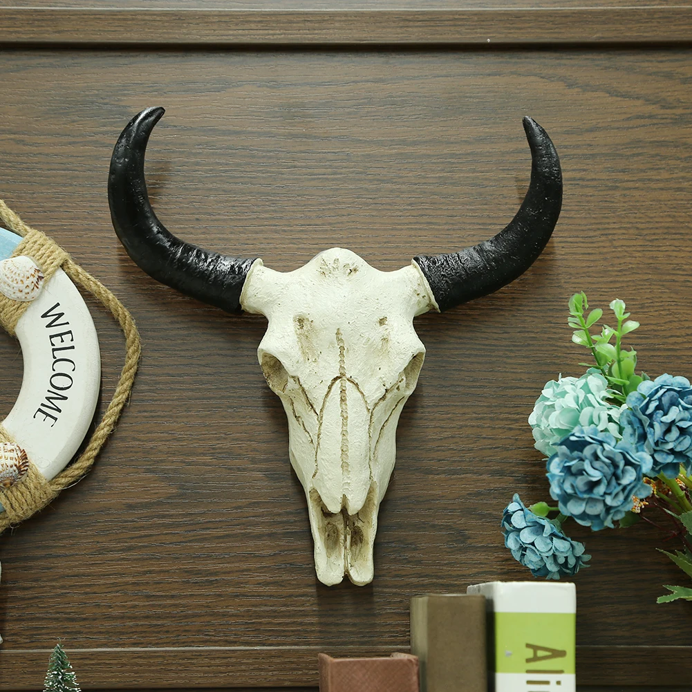 Creative Horns Skull Ornament Resin Longhorn Cow Skull Head Wall Hanging Ornament 3D Figurines Retro Bull Skull Craft Home Decor