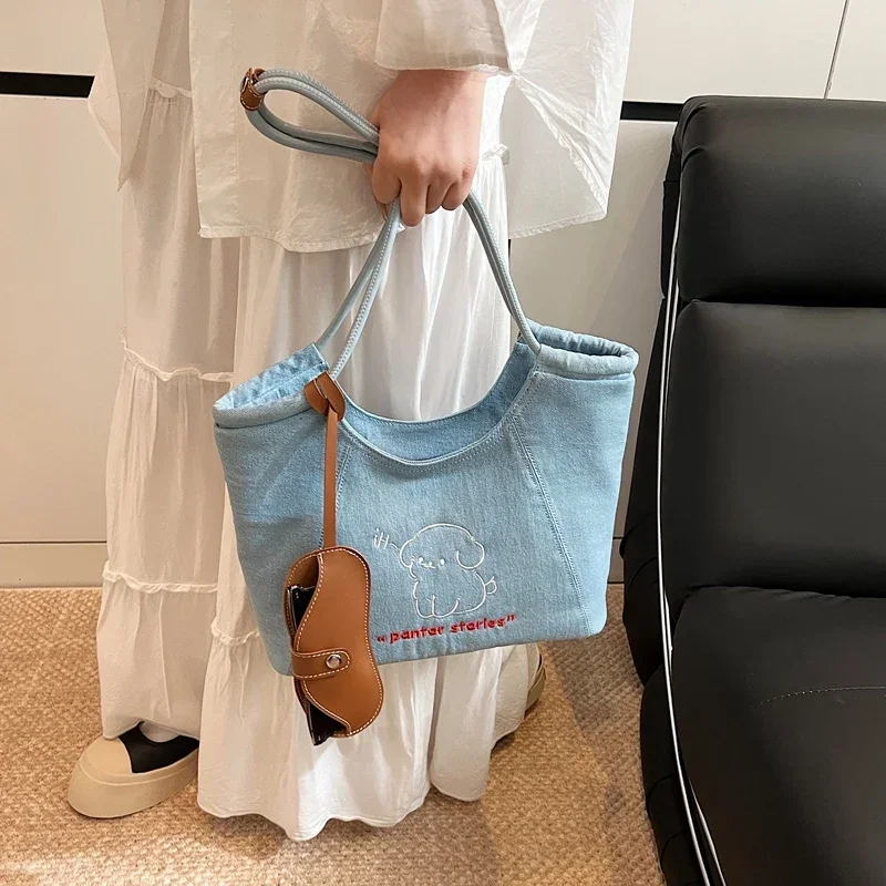 

Женская джинсовая сумка-тоут большой вместимости | Сплошная просторная сумка через плечо | Модный практичный дизайн для повседневного повседневного использования