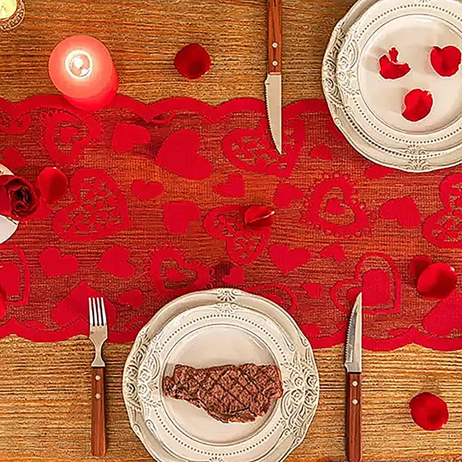 Classic Red Heart-Themed Valentine\'s Day Decorative Tablecloth, Polyester Woven Table Runner Suitable for Family Gatherings and Couples\' Dates.