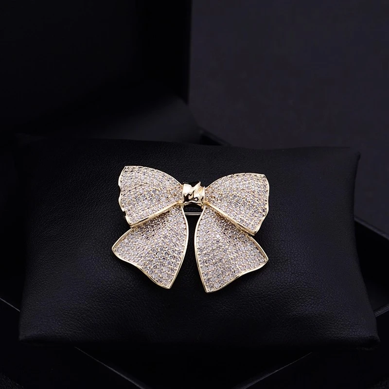 

Women's Japanese Luxury Bowknot Brooch Suit Neckline Pin Coat Corsage Crystal Buckle Jewelry Elegant Daily Gift Accessory 6049