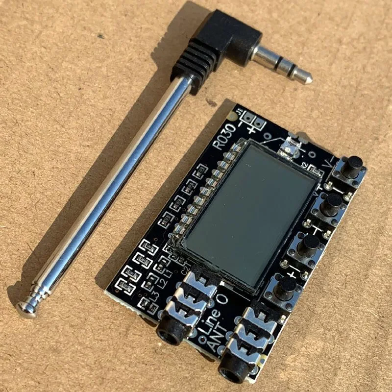 Плата FM-стереопередатчика Модуль FM-передатчика Передатчик 76–108 м [Это не радио