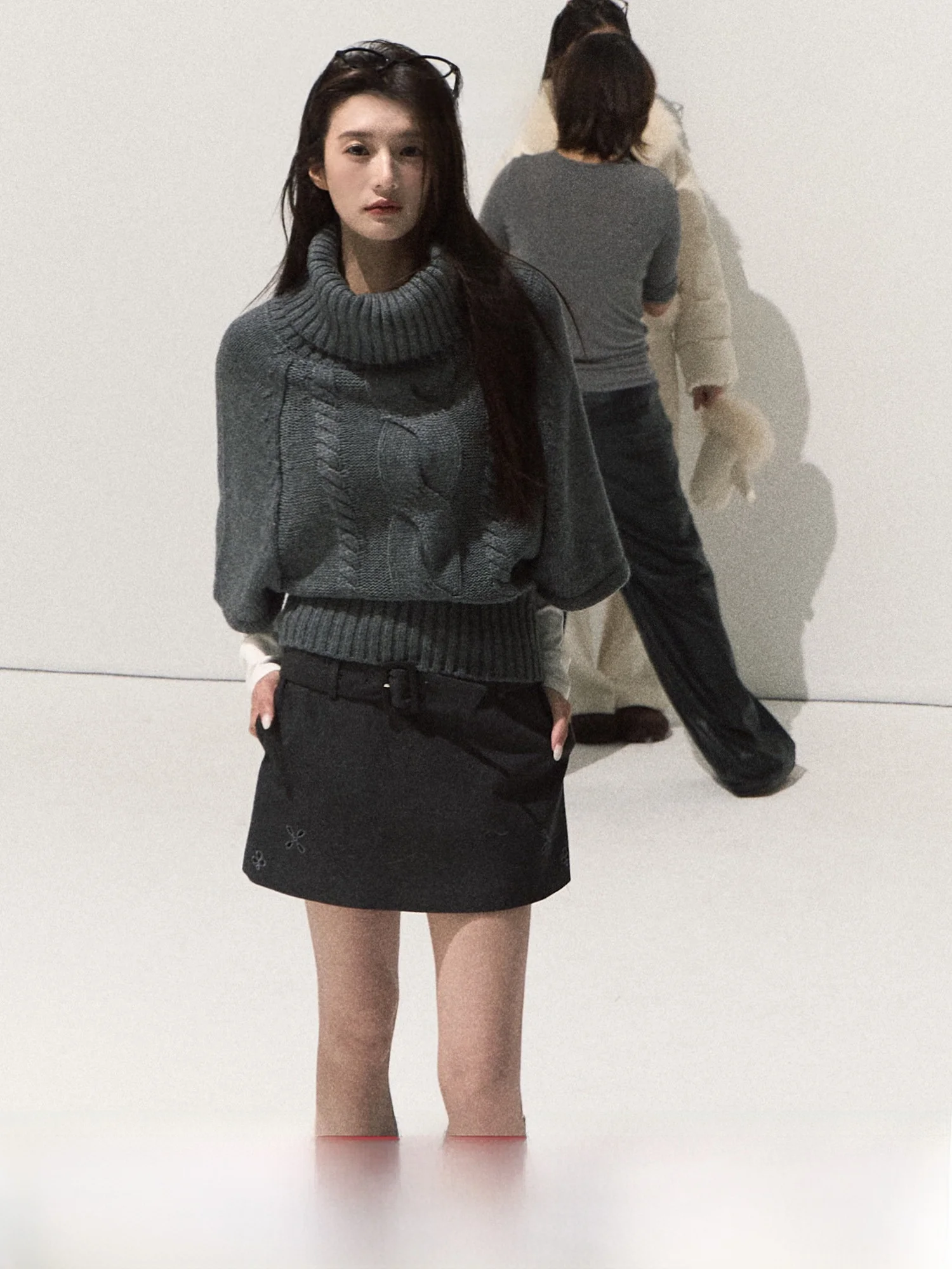 

OAKMOO Autumn Winter Loose Knitted Sweater High Collar Twist Yarn Fce Warmth Women's Faion Commute Sle Long Sve