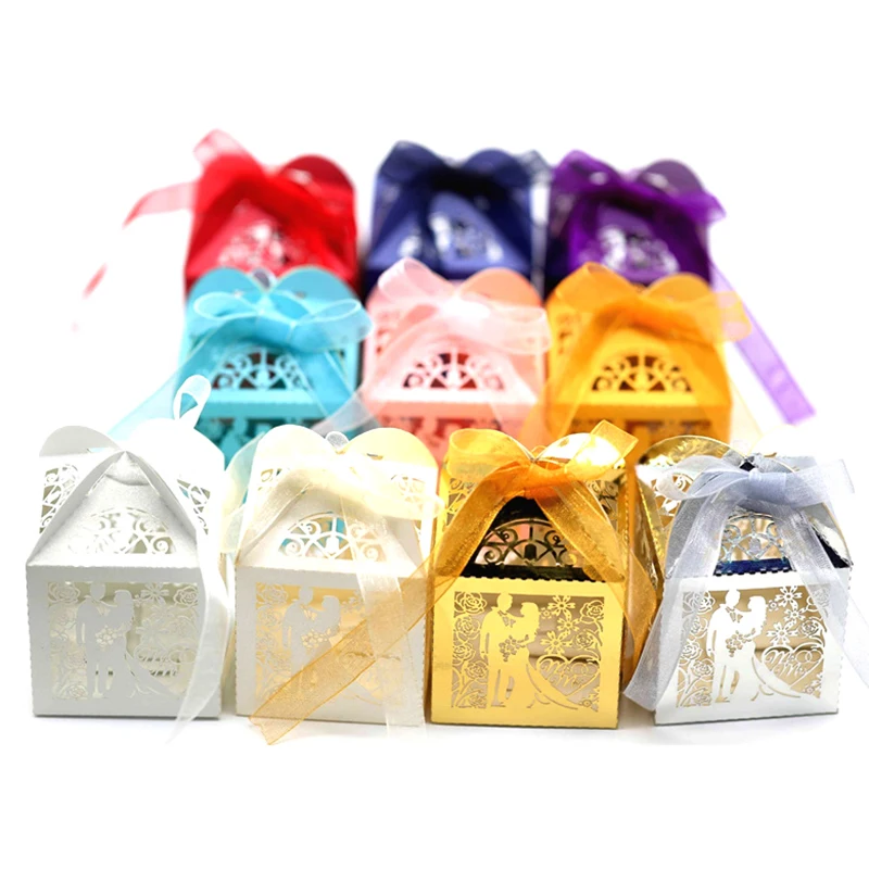 

50pcs Wedding Favour Boxes With Ribbons Vintage Small Gift Box Carved Hollow Candy Box Birdcage Design Sugar Box For Wedding