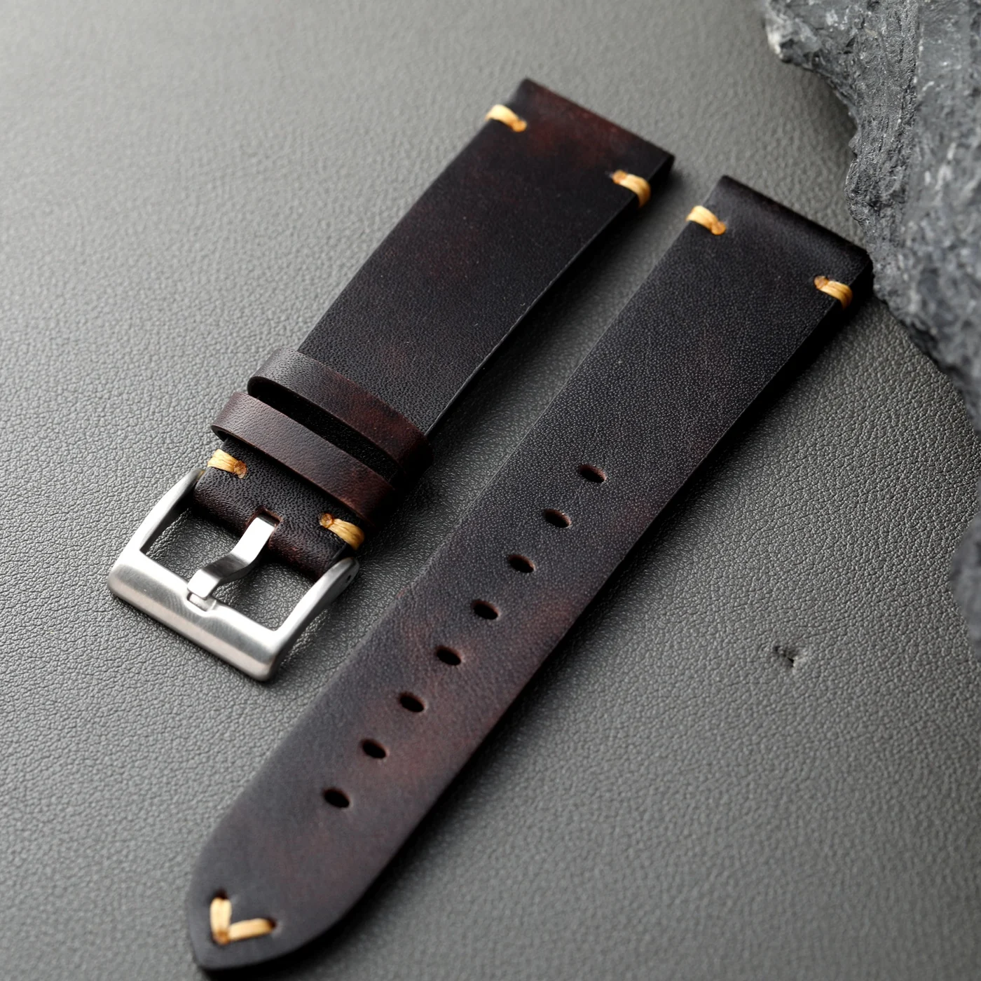 Handgefertigtes Armband aus weichem Leder, 18, 19, 20, 22 mm, Vintage-Stil, mit magischem Muster, aus Uhrenkette aus Rindsleder der ersten Schicht
