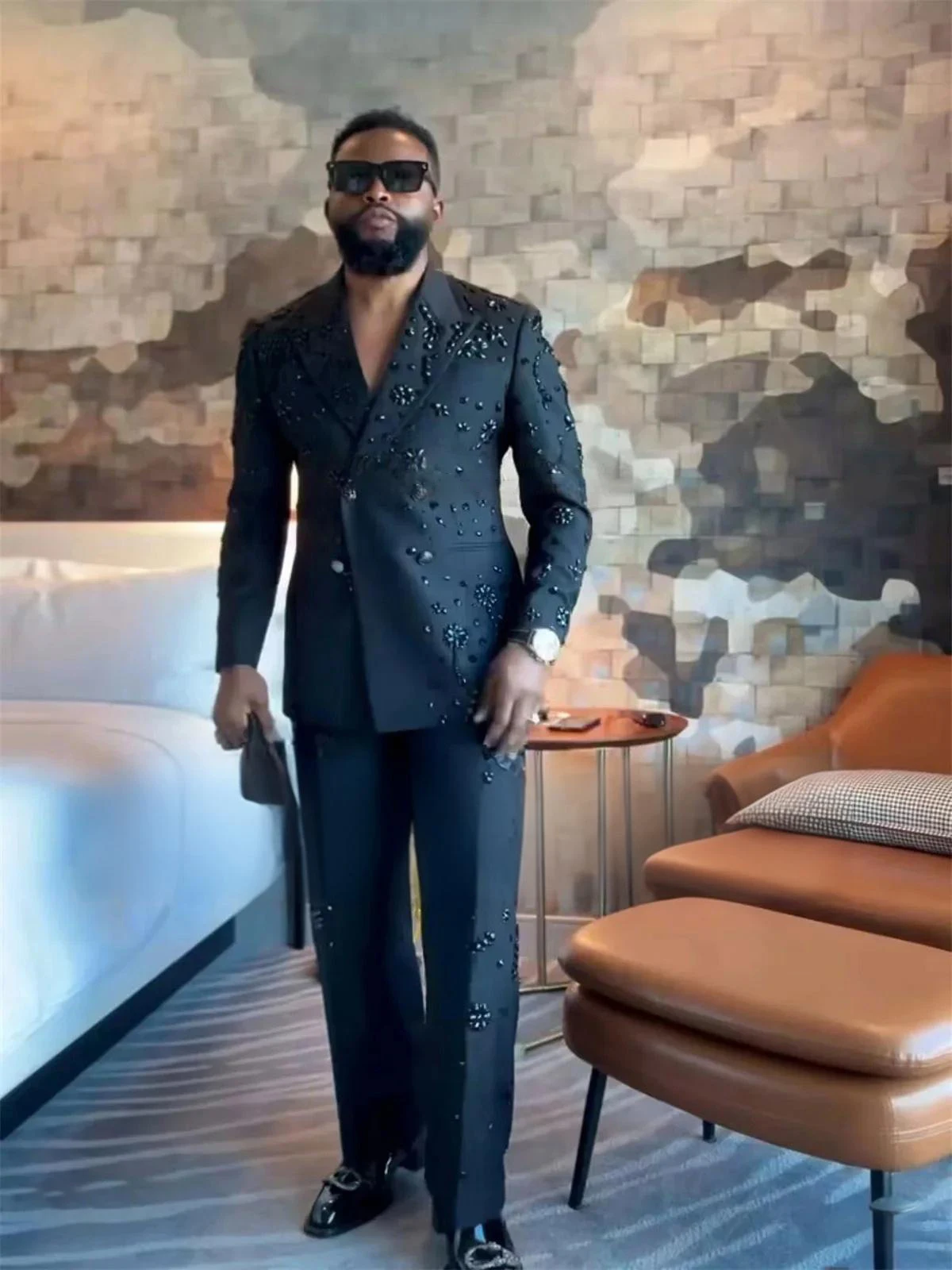 

Fashion Metal Embellished 2-piece Men's Suit Delicate Men's Stage Costume Wedding Tuxedos Special Occasion Gowns Celebrity Gowns