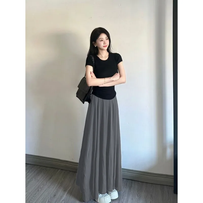أسلوب بسيط تنورة طويلة دعوى المرأة الصيف الأسود محبوك س الرقبة تي شيرت مع رمادي ألف خط تنورة عادية المألوف قطعتين البدلة