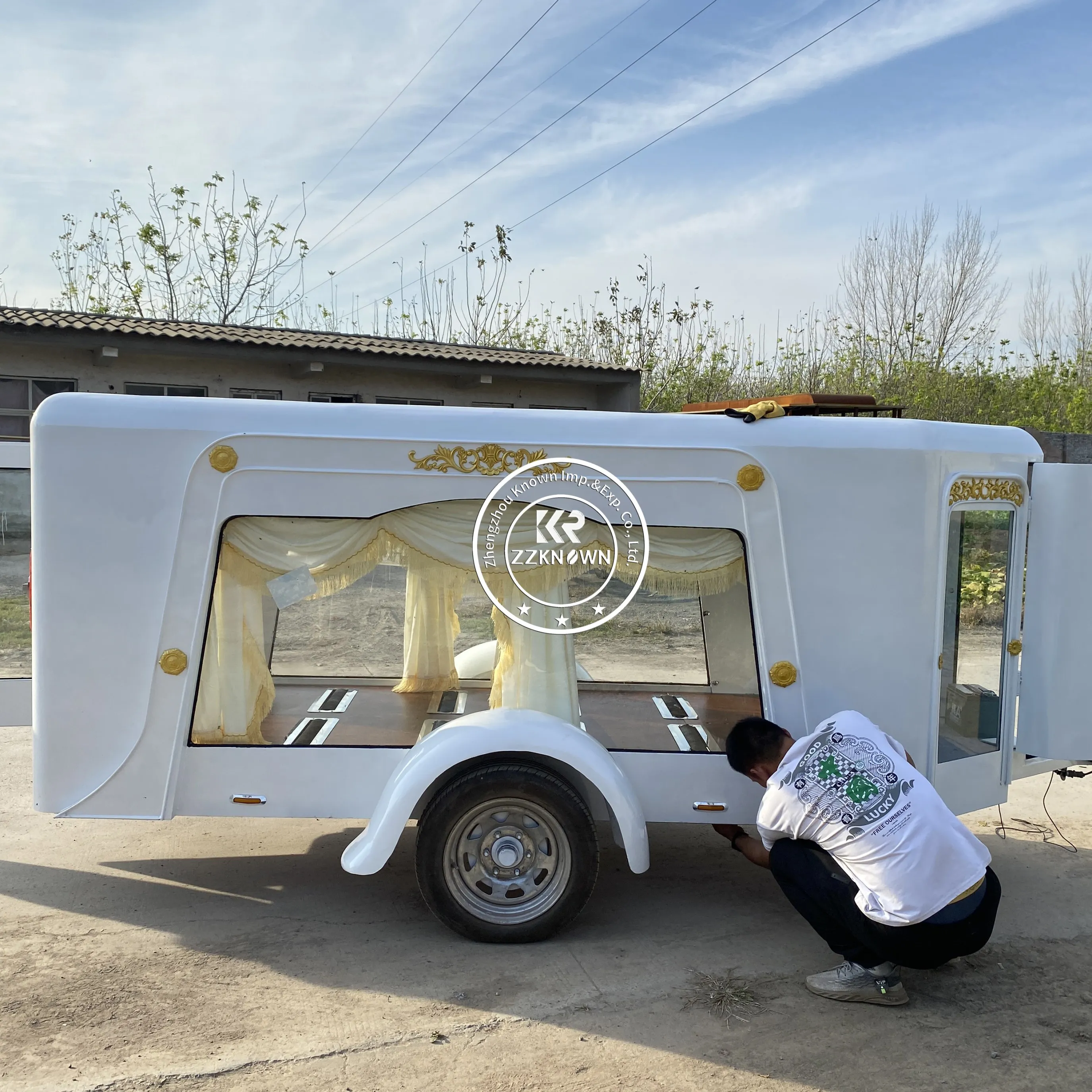 Sargwagen im modernen Design, antiker Bestattungsfahrzeug-Hörwagen, Vintage-Bestattungsauto/Anhänger-Typ