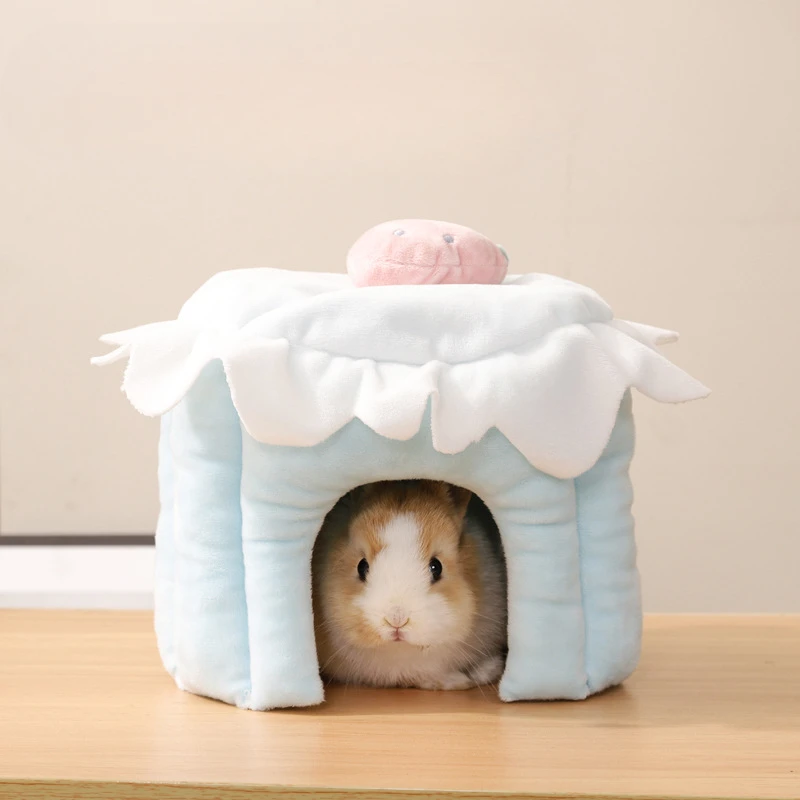 Fashionable and Cute Hamsters Evade House Sales Dutch Pigs Totoro Rabbits Evade House Rabbit Nests Cake Hideout Little Pet House