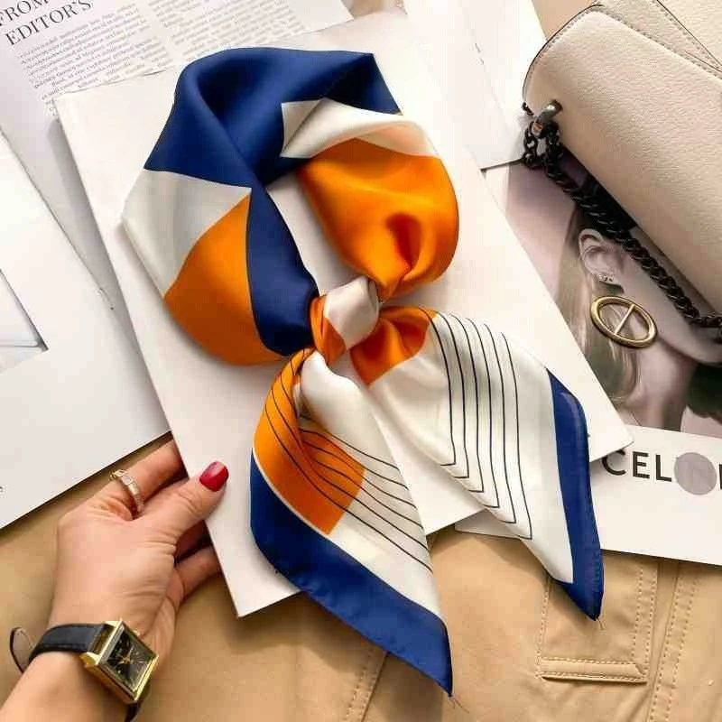70cm Seiden-Quadrattuch für Damen, Luxuriöses Blumenmuster-Kerchief, Weiches Satin-Haarband, Handtaschenband, Foulard, Hijab, Halstuch, Stirnband – Detail 4